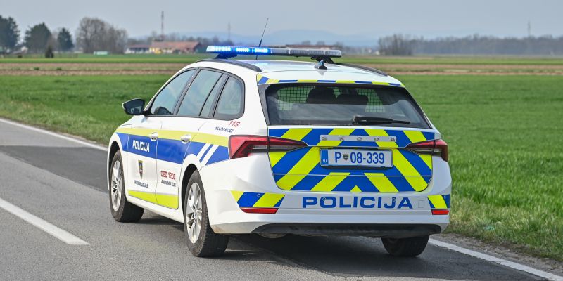 simbolična, policija, policist