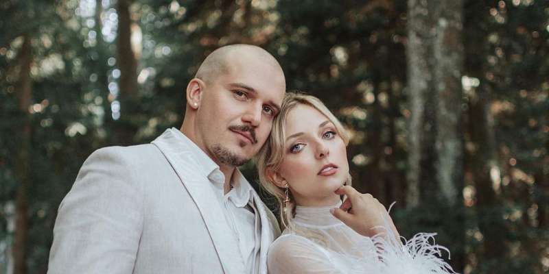 Sanjska poroka slovenskih glasbenikov Tima Koresa in Julije Veleski