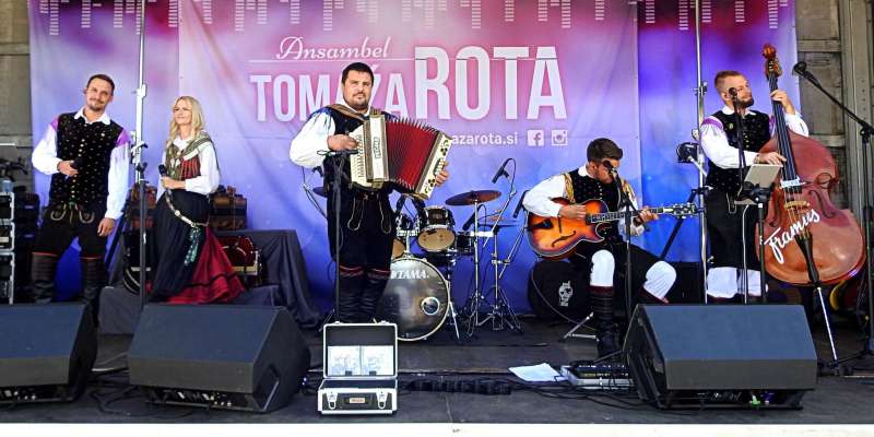 Čestitka ansambla Tomaža Rota