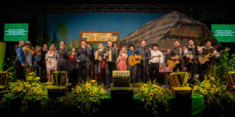 Koncert Radi pojemo slovenske narodne na TV Veseljak Golica!