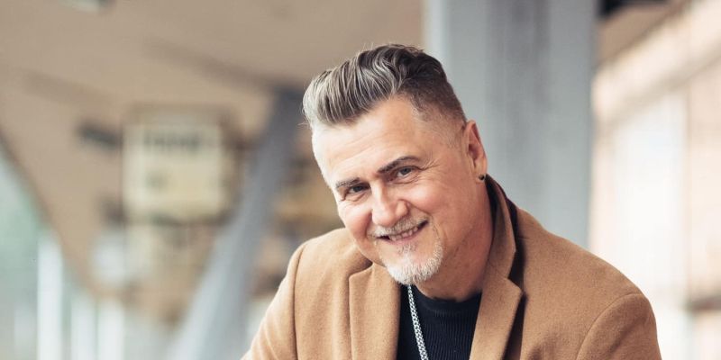 Božidar Wolfand Wolf preoblekel zimzeleno Belo snežinko