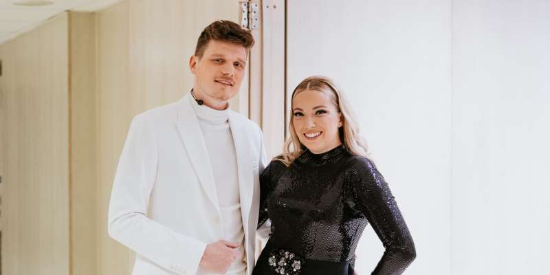 Par, ki osvaja Slovenijo je novo koncertno prizorišče razprodal v 11 urah