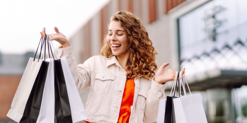 nakupovanje, razprodaje, črni petek.jpg