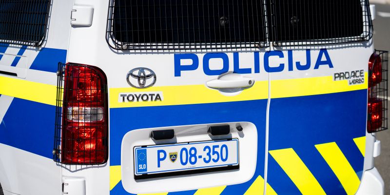 policija, simbolična, policijski-avto