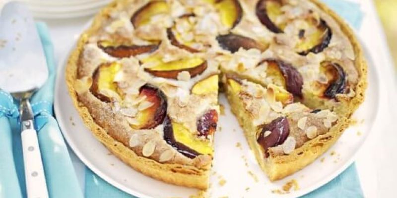 Breskova pita z mandlji