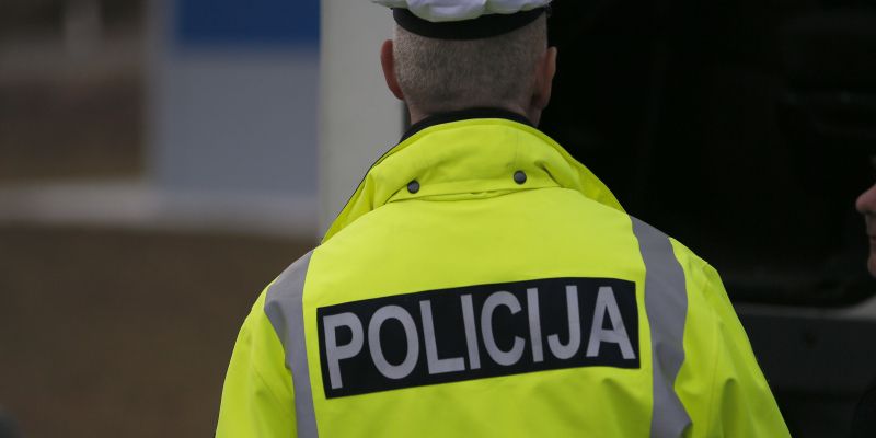 Policija