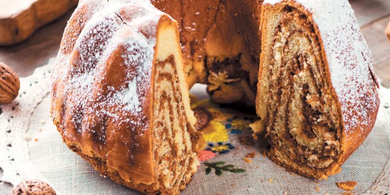 Potica,,Roll,With,Walnuts.,Slovenian,Dessert