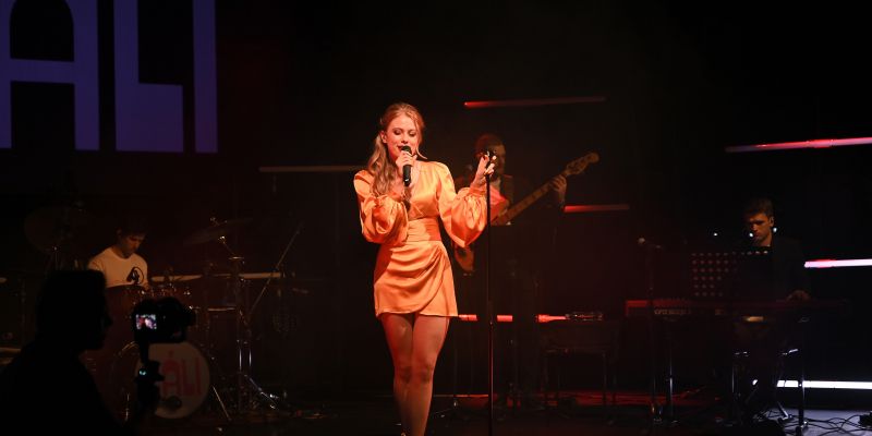 Zala Smolnikar - Záli