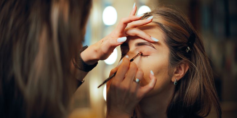 močna ličila, močno ličenje