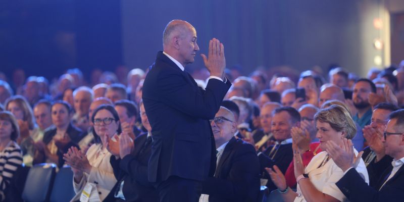 janez jansa kongres sds 2025 pl.jpg