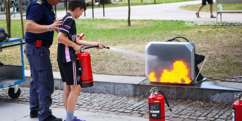 Preventivno gasilsko vozilo_Art kamp 4.jpeg