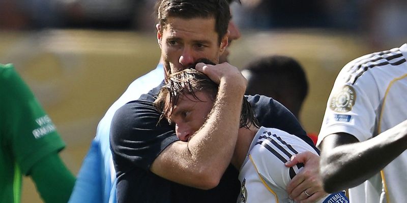 alonso modric pm.jpg