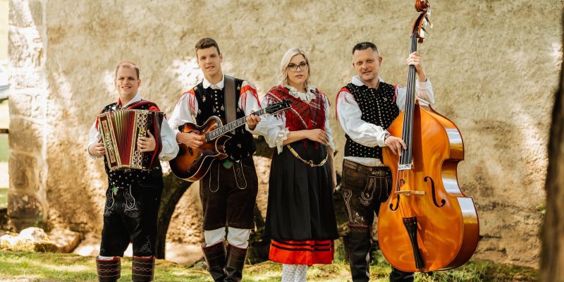 Ansambel Lozn Bodn predstavlja svojo prvo skladbo