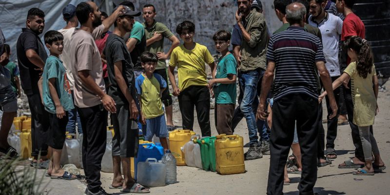 gaza, čakanje na vodo.jpg