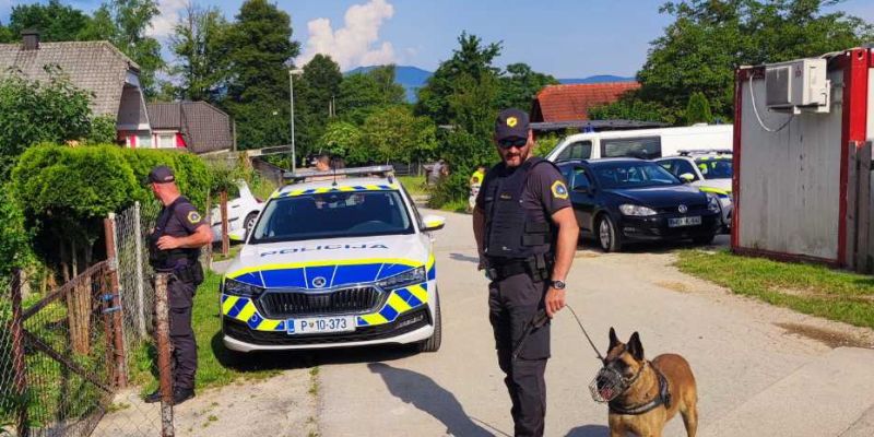 policisti-v-romskih-naseljih