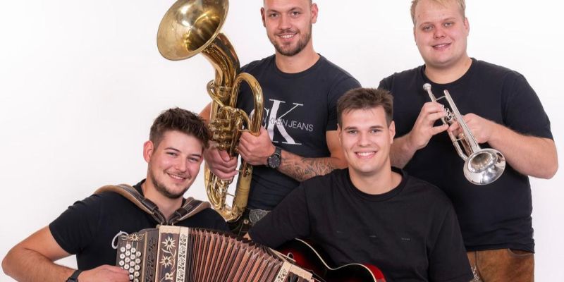 Kresovci z novo avtorsko skladbo Fina gospa