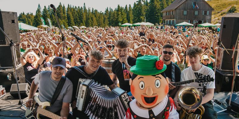 Rekordna generalka veličastna napoved spektakularnega finala v Planici