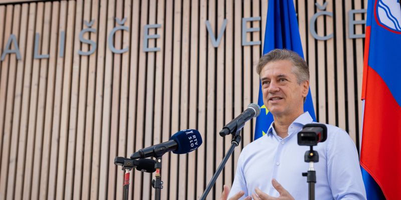 robert golob vlada.jpg
