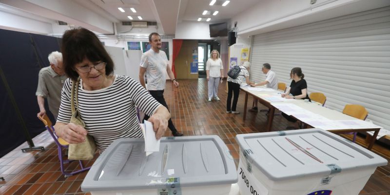 UV2 volitve skrinjica Saso Bizjak.jpg