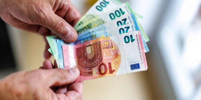 denar upokojenec.jpg