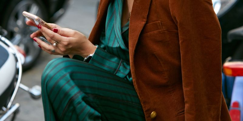 Moda, hlače, blazer, svila