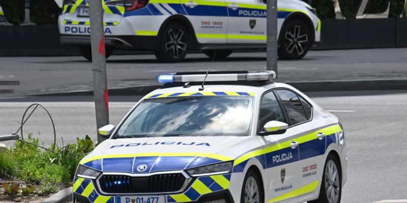 policija avto.JPG