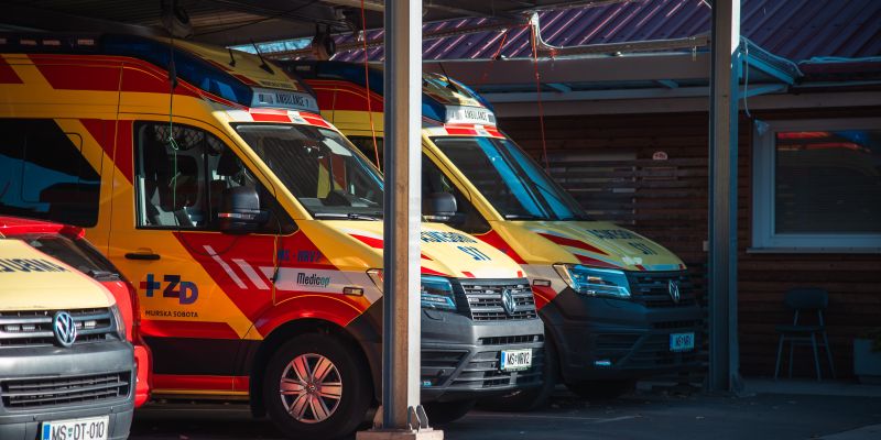 simbolična, rešilec, reševalci, reševalno-vozilo, 112, zdravstveni-dom-murska-sobota