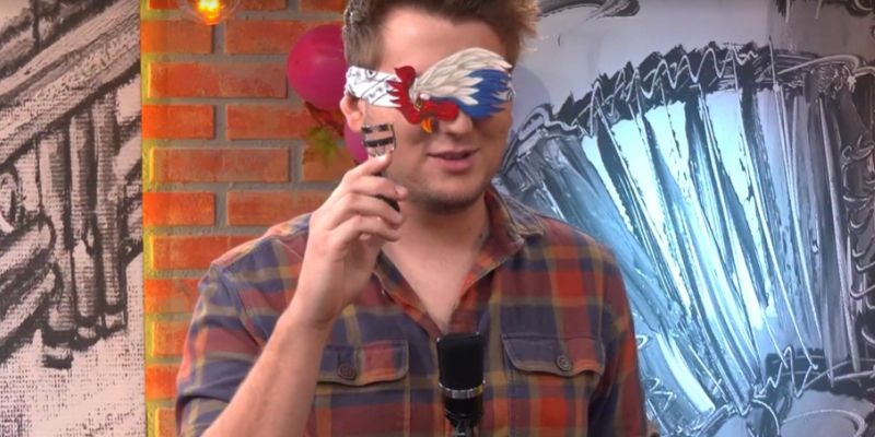 Til Čeh z zavezanimi očmi: je prepoznal vse ženske kozmetične pripomočke?