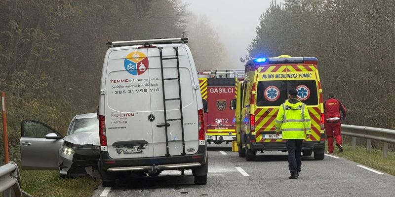 celno-trcenje, prometna-nesreca, resevalci, gasilci