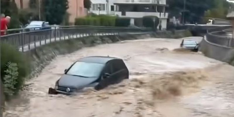 budva, poplave, avtomobil, pod-vodo