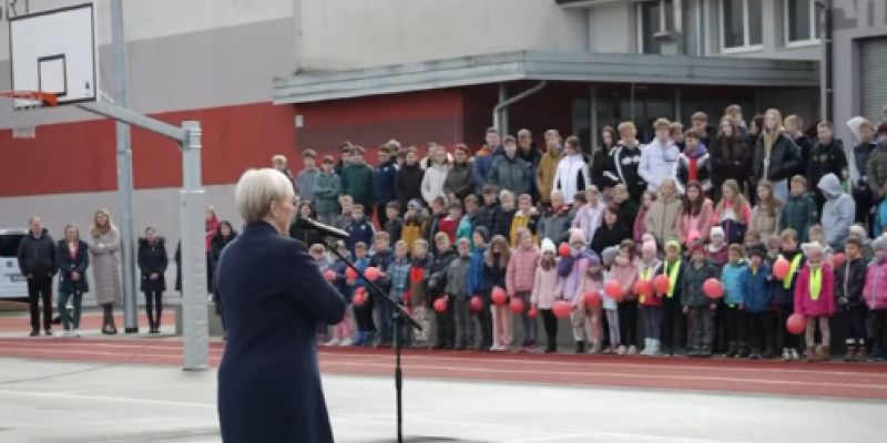 Predsednica litija.png