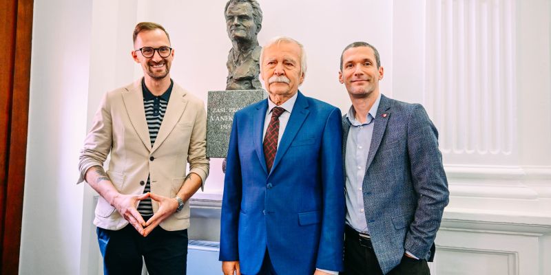 vanek-siftar, doprsni-kip, pravna-fakulteta-univerze-v-mariboru