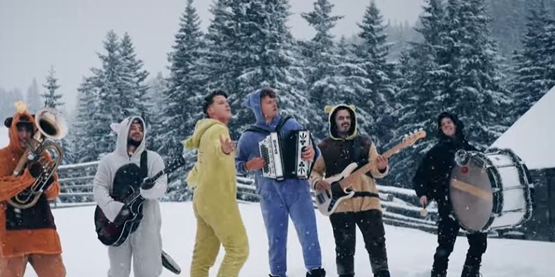 Firbci z novo pesmijo Za praznike smo doma: Veseljaki ste jo slišali prvi!