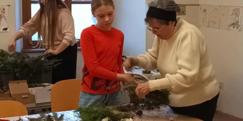 adventni-vencki, delavnica-izdelovanja-adventnih-venckov