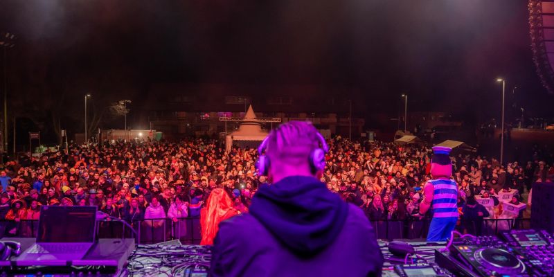 Odlični didžej tudi tokrat obljublja nepozabno zabavo ---