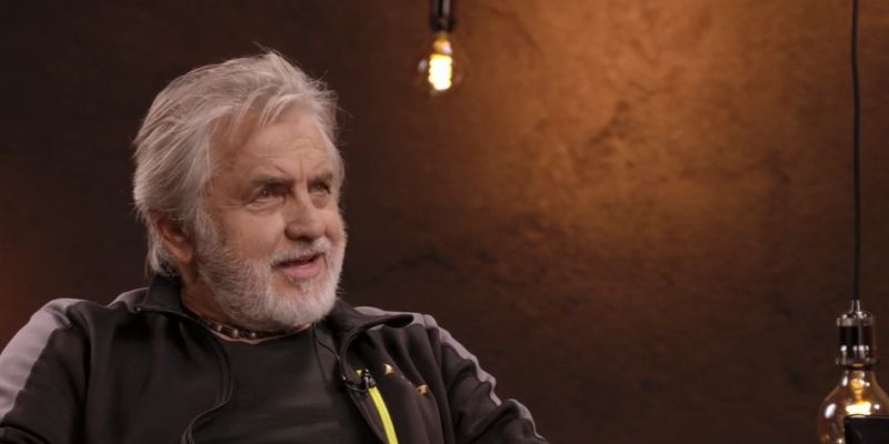 Zvone Šeruga v oddaji Iskreno: od dolenjskega pastirčka do popotnika