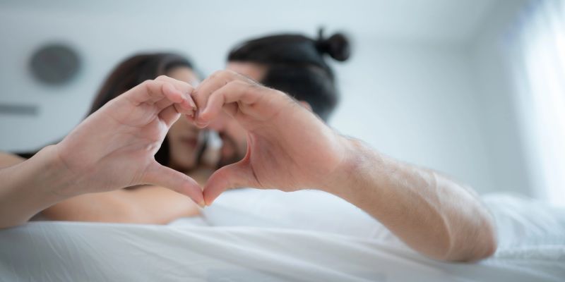 par naredi srce z rokami