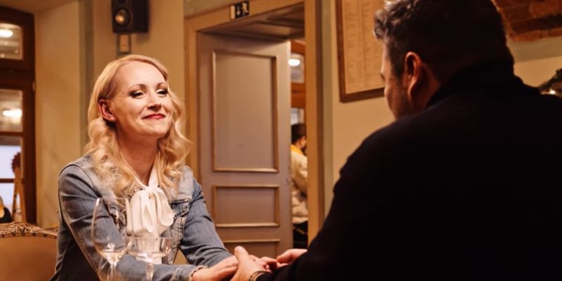 Skrivnostni Victory: je bila zaroka v videspotu zaigrana ali resnična?