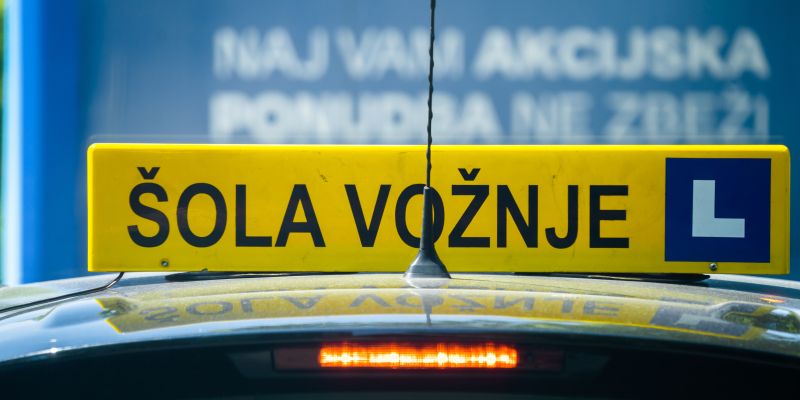 avtošola, inštruktor, kandidat, čakalna vrsta, tabla