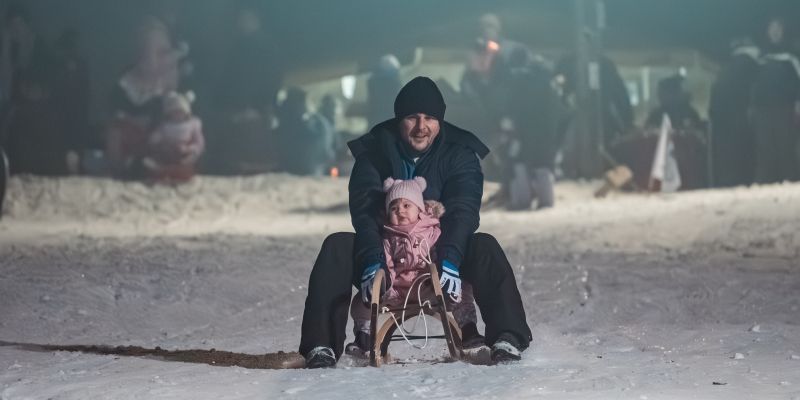 nočno-sankanje-ropoča, sankaški-pokal-občine-rogašovci, sanke, otroci, mladi, zima-zabava, sneg