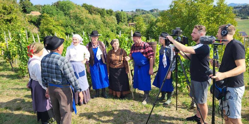Nova domača nadaljevanka Korenine na TV Veseljak Golica