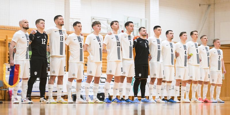 863-2-slovenija futsal ubodna.jpg