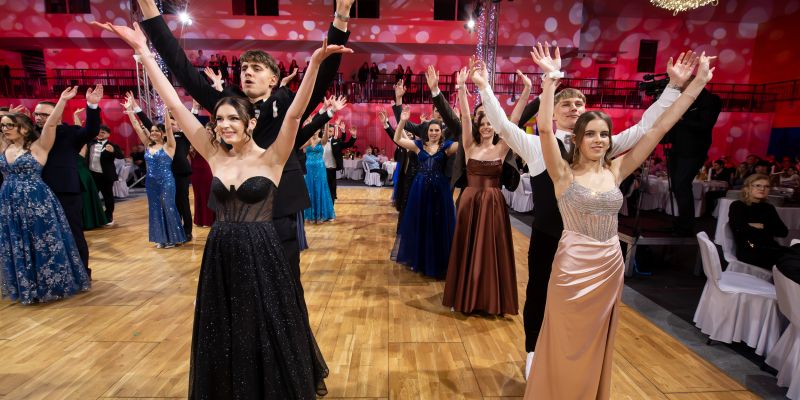 maturantski-ples, cetvorka, srednja-zdravstvena-sola-murska-sobota