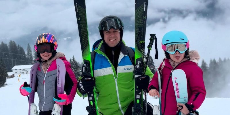 Sašo Avsenik družinsko tradicijo smučanja prenaša tudi na svoji hčeri