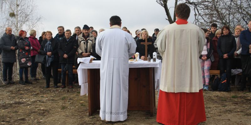romarji-po-jakobovi-poti-na-malem-vrhu, pepi-radic, gradili-bodo-novo-cerkev-svetega-jakoba