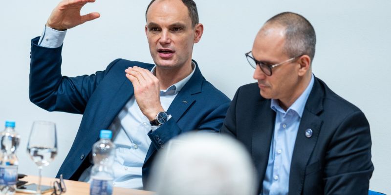 SKLOP1 demokrati FB.jpg