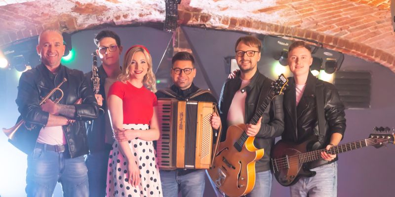 S.O.S. kvintet udaril z nagajivo polko, ki buri domišljijo