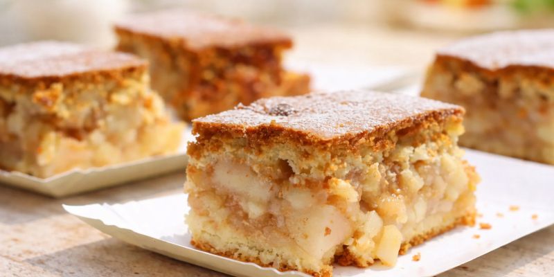 Jabolčni kolač z vanilijevim pudingom