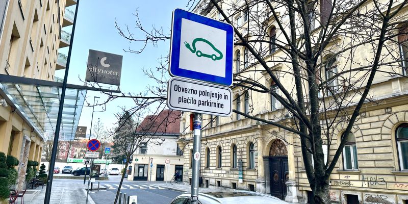 električni, polnjenje, parkirnina