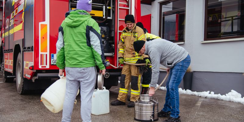 oskrba-s-pitno-vodo, gasilci-pitna-voda, pgd-grad